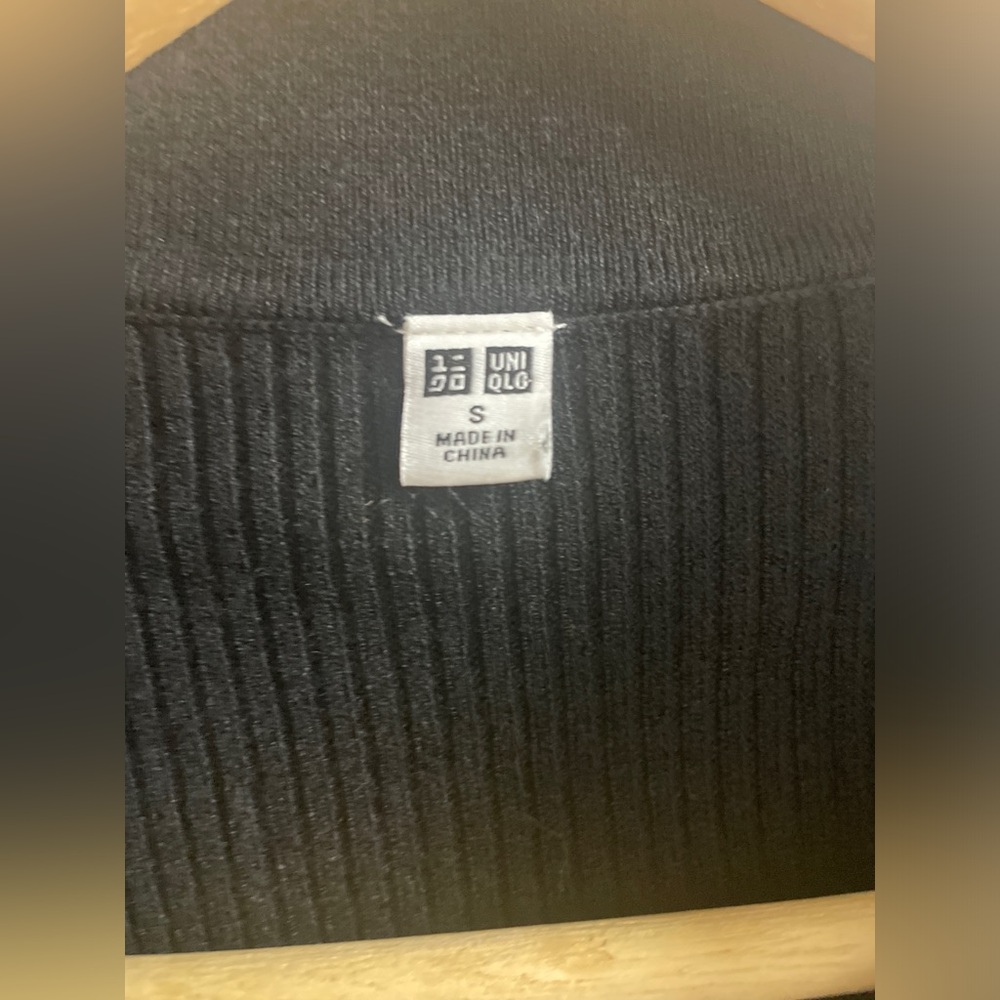 Uniqlo Washable Ribbed Knit Polo Sweater - Picture 3 of 3